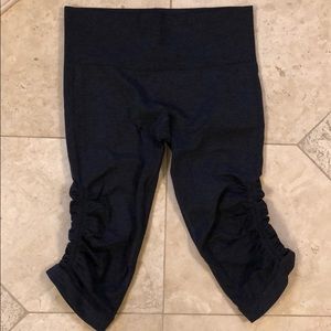 Lululemon In the Flow crop, dark grey size 6